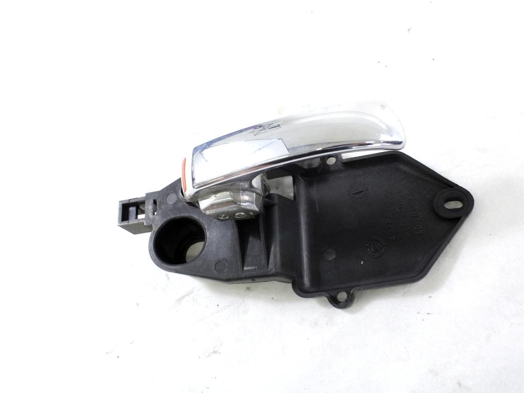 NOTRANJA KLJUKA  OEM N. 71749972 ORIGINAL REZERVNI DEL FIAT 500 CINQUECENTO 312 MK3 (2007 - 2015) BENZINA LETNIK 2010