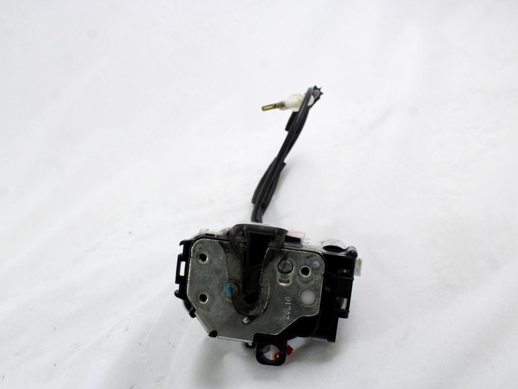 CENTRALNO ZAKLEPANJE PREDNIH LEVIH VRAT OEM N. 51827414 ORIGINAL REZERVNI DEL FIAT 500 CINQUECENTO 312 MK3 (2007 - 2015) BENZINA LETNIK 2010