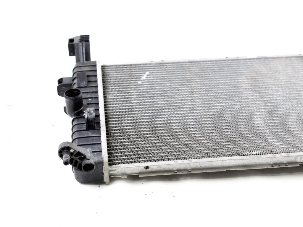 RADIATOR VODE OEM N. 13181074 ORIGINAL REZERVNI DEL OPEL MERIVA A X03 R (2006 - 2010) BENZINA LETNIK 2007