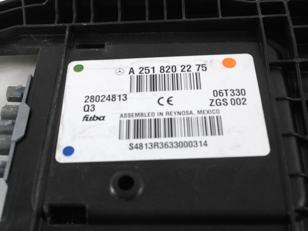 ANTENA ZA NAVIGACIJO / GPS OEM N. A2518202275 ORIGINAL REZERVNI DEL MERCEDES CLASSE R W251 (2005 - 2010)DIESEL LETNIK 2007