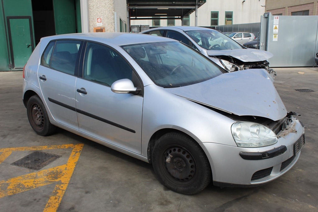 VOLKSWAGEN GOLF 5 1.9 D 77KW 5M 5P (2005) RICAMBI IN MAGAZZINO