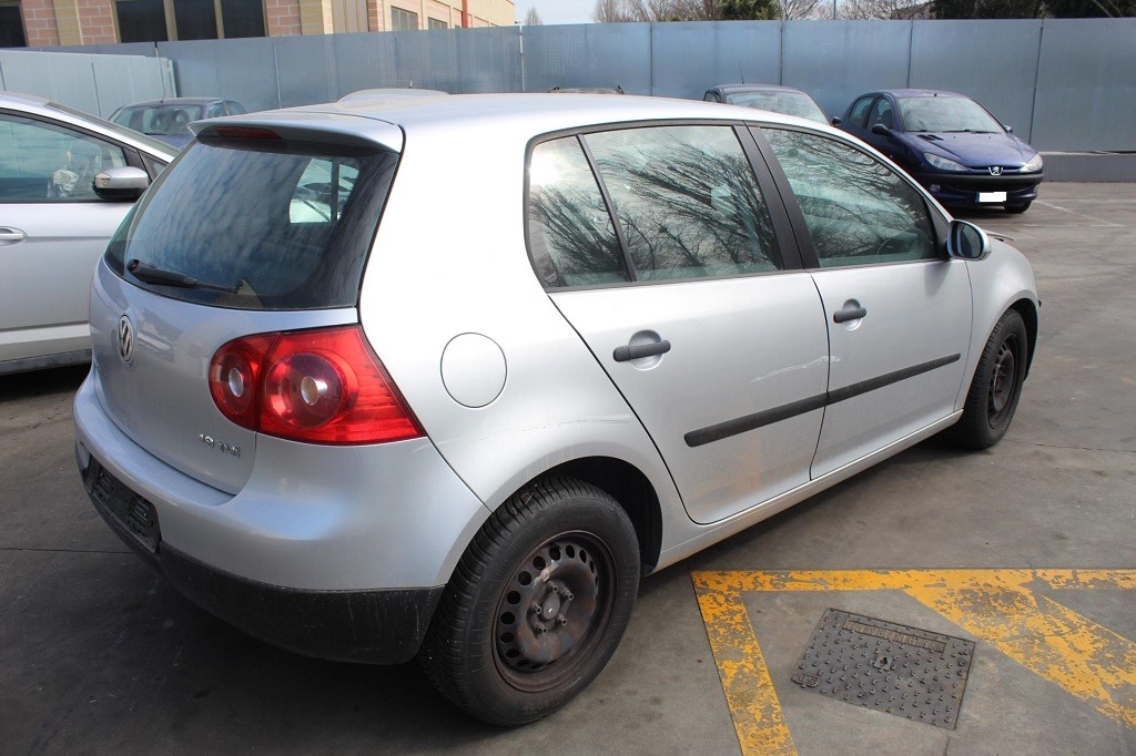 VOLKSWAGEN GOLF 5 1.9 D 77KW 5M 5P (2005) RICAMBI IN MAGAZZINO