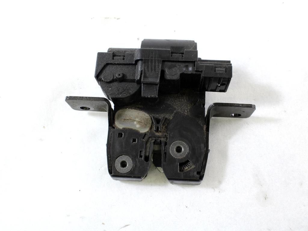 ZAKLEPANJE PRTLJA?NIH VRAT  OEM N. 8200947699 ORIGINAL REZERVNI DEL RENAULT CLIO BR0//1 CR0/1 KR0/1 MK3 R (05/2009 - 2013) BENZINA LETNIK 2012