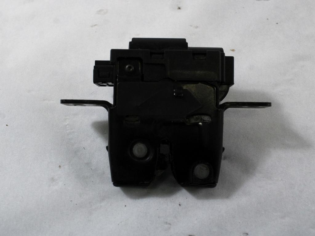 ZAKLEPANJE PRTLJA?NIH VRAT  OEM N. 8200947699 ORIGINAL REZERVNI DEL RENAULT CLIO BR0//1 CR0/1 KR0/1 MK3 R (05/2009 - 2013) BENZINA LETNIK 2012