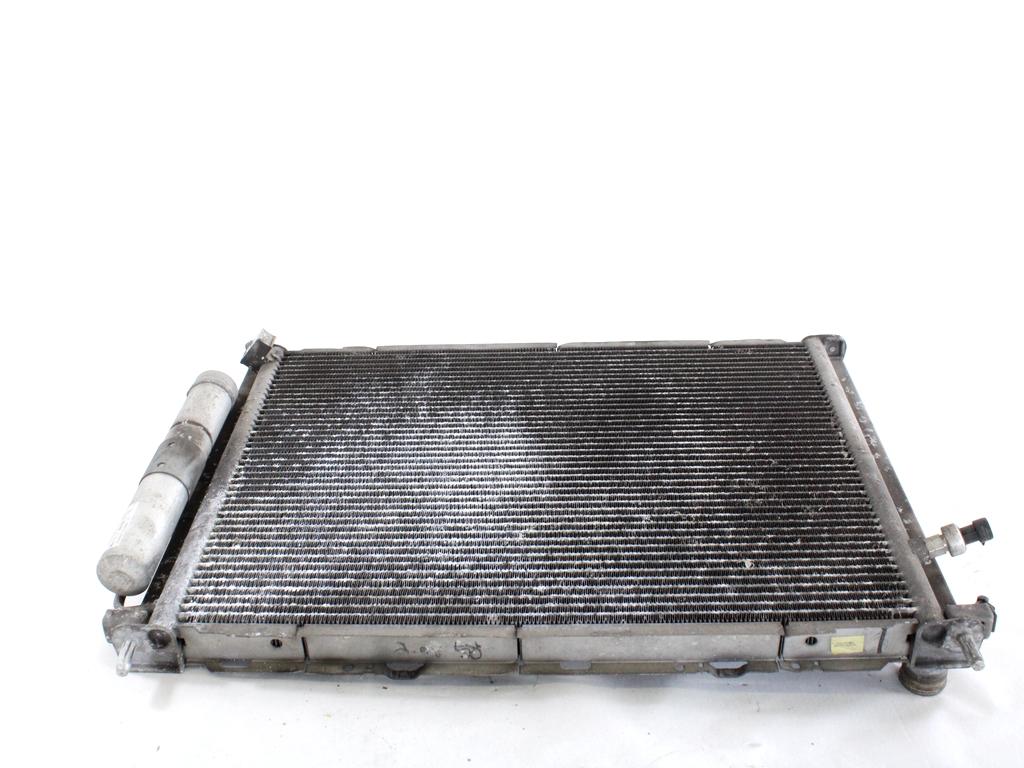 RADIATOR VODE OEM N. 8200688382 ORIGINAL REZERVNI DEL RENAULT CLIO BR0//1 CR0/1 KR0/1 MK3 R (05/2009 - 2013) BENZINA LETNIK 2012