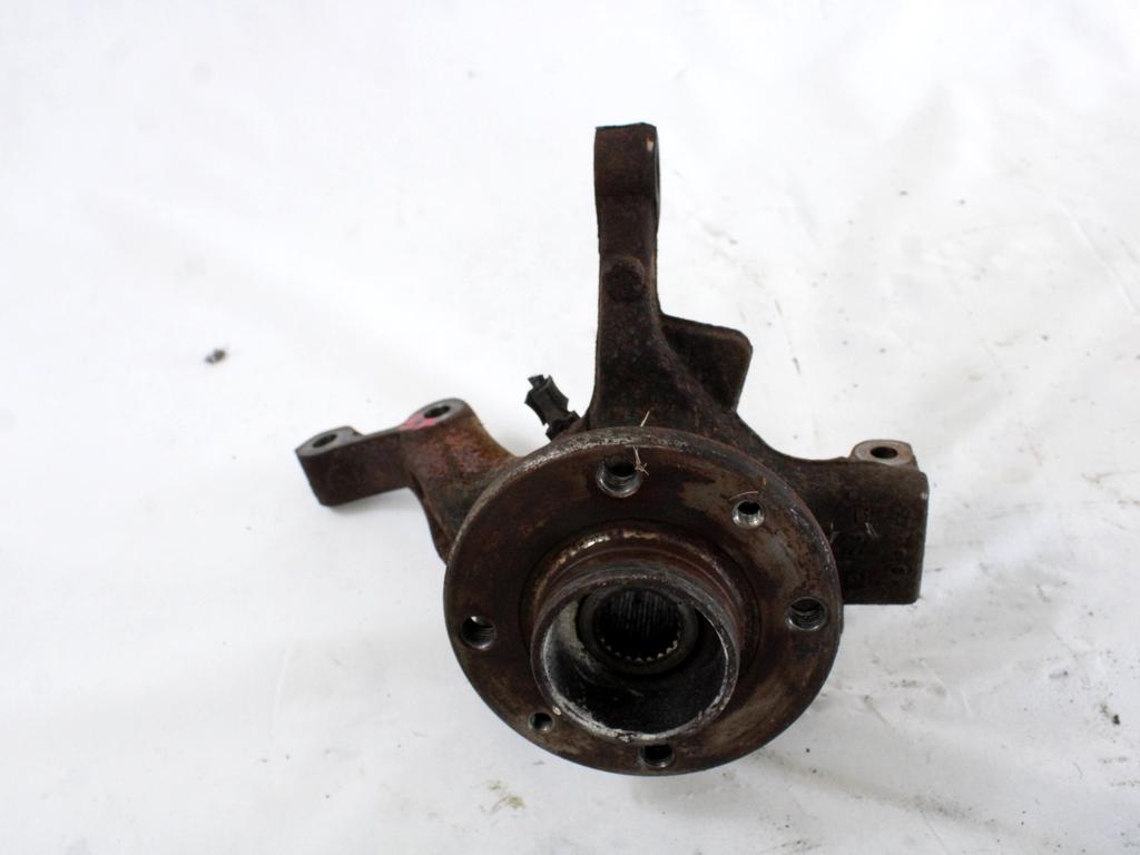 LEVI VRTLJIVI LEZAJ / PESTO KOLESA Z LEZAJEM SPREDAJ OEM N. 8200345944 ORIGINAL REZERVNI DEL RENAULT CLIO BR0//1 CR0/1 KR0/1 MK3 R (05/2009 - 2013) BENZINA LETNIK 2012