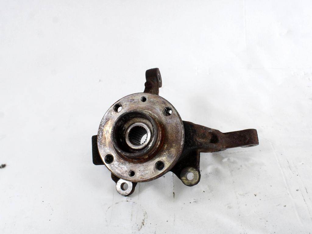 VRTLJIVI LEZAJ DESNO / PESTO KOLESA Z LEZAJEM SPREDAJ OEM N. 8200345945 ORIGINAL REZERVNI DEL RENAULT CLIO BR0//1 CR0/1 KR0/1 MK3 R (05/2009 - 2013) BENZINA LETNIK 2012