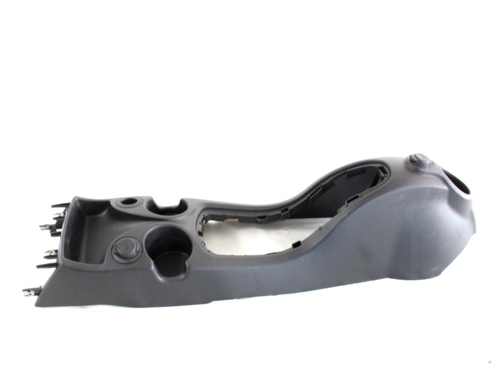 PLASTIKA MED SEDEZI BREZ NASLONJALA ROK OEM N. 9682548477 ORIGINAL REZERVNI DEL CITROEN C3 PICASSO MK1 (2009 - 2012) DIESEL LETNIK 2010