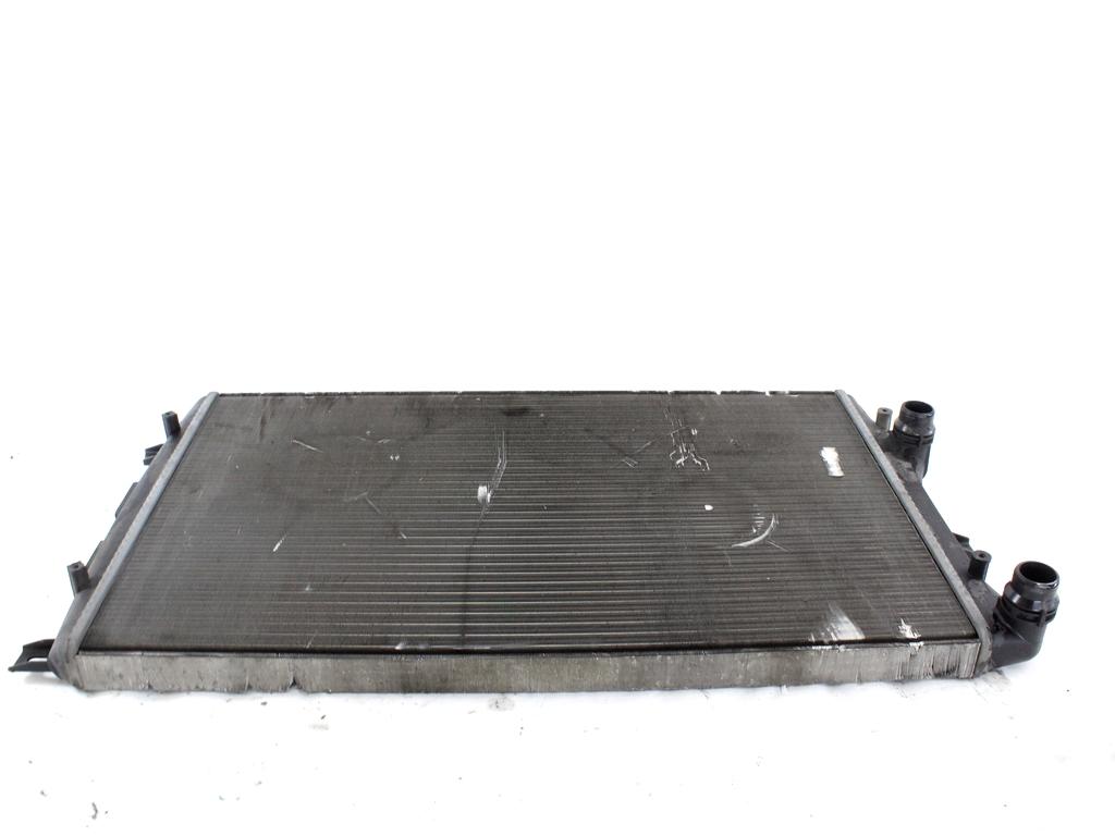 RADIATOR VODE OEM N. 1K0121253AA ORIGINAL REZERVNI DEL VOLKSWAGEN GOLF V 1K1 1K5 MK5 BER/SW (02/2004-11/2008) DIESEL LETNIK 2005