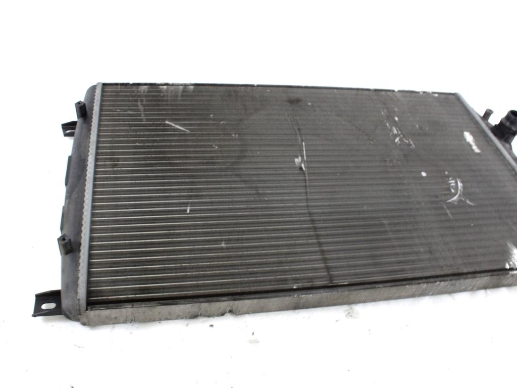 RADIATOR VODE OEM N. 1K0121253AA ORIGINAL REZERVNI DEL VOLKSWAGEN GOLF V 1K1 1K5 MK5 BER/SW (02/2004-11/2008) DIESEL LETNIK 2005