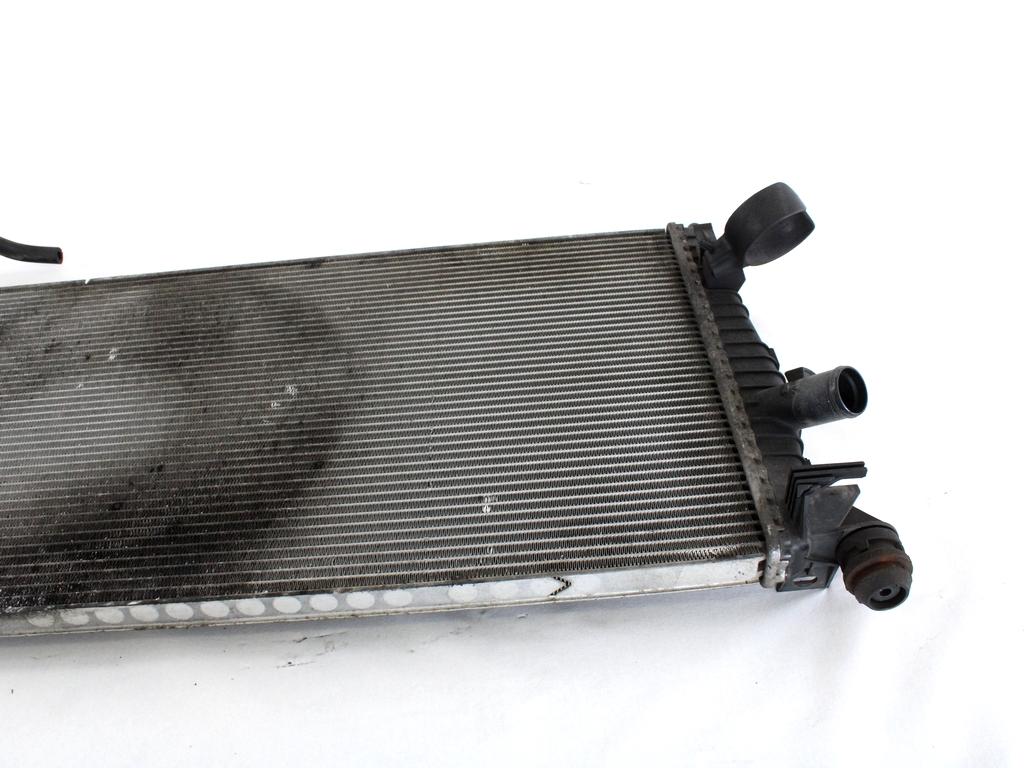 RADIATOR VODE OEM N. 3M5H-8005-TL ORIGINAL REZERVNI DEL FORD FOCUS DA HCP DP MK2 BER/SW (2005 - 2008) DIESEL LETNIK 2006