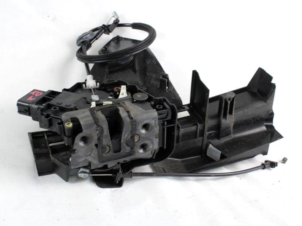 CENTRALNI ZAKLEP SPREDNJIH VRAT  OEM N. 3M5A-R21812-AK ORIGINAL REZERVNI DEL FORD FOCUS DA HCP DP MK2 BER/SW (2005 - 2008) DIESEL LETNIK 2006