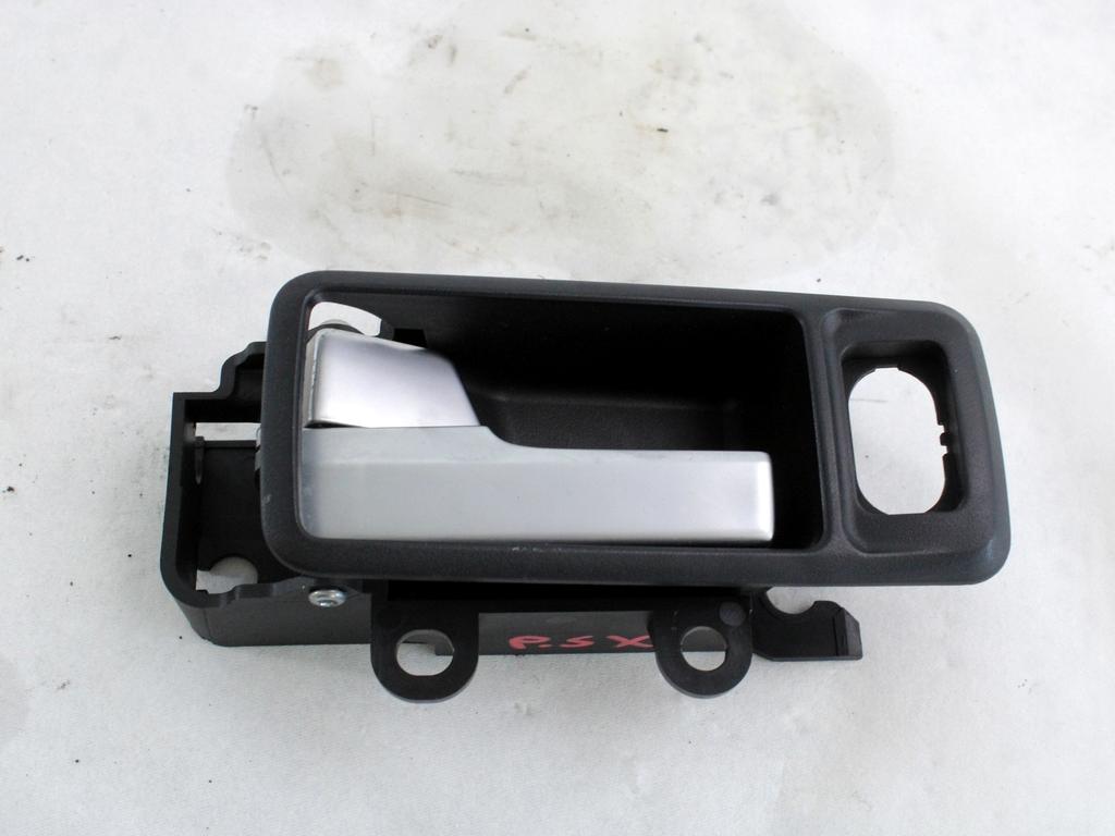 NOTRANJA KLJUKA  OEM N. 3M51-R22601-BC ORIGINAL REZERVNI DEL FORD FOCUS DA HCP DP MK2 BER/SW (2005 - 2008) DIESEL LETNIK 2006