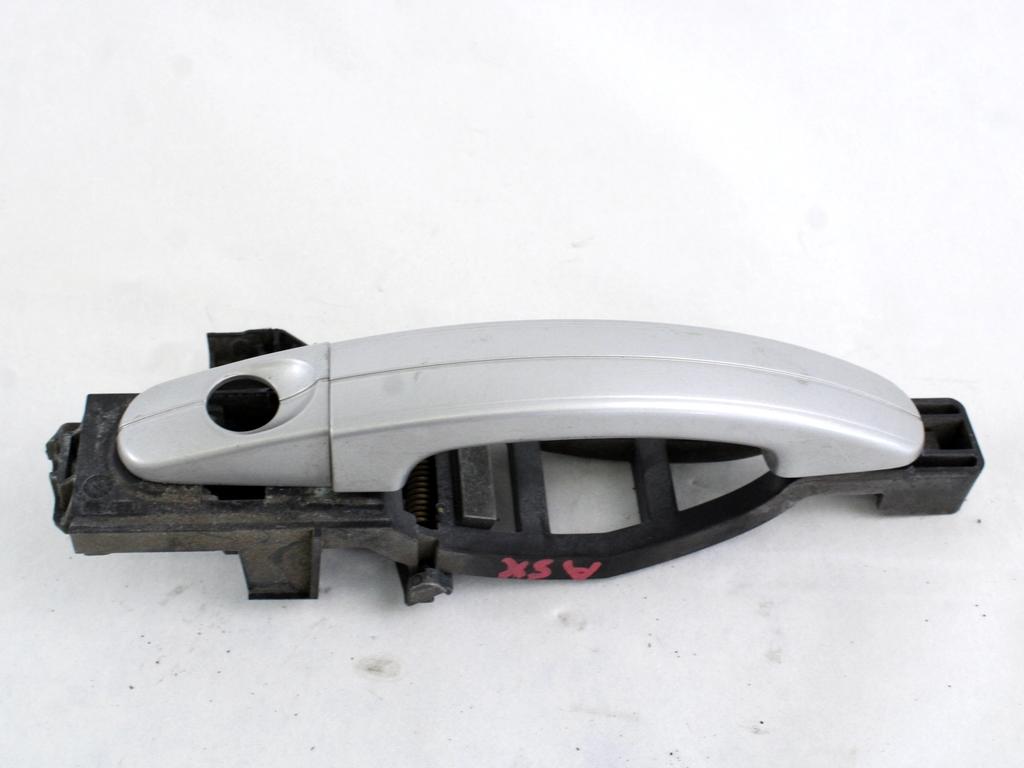 ZUNANJA KLJUKA SPREDNJA LEVA VRATA OEM N. 1437499 ORIGINAL REZERVNI DEL FORD FOCUS DA HCP DP MK2 BER/SW (2005 - 2008) DIESEL LETNIK 2006