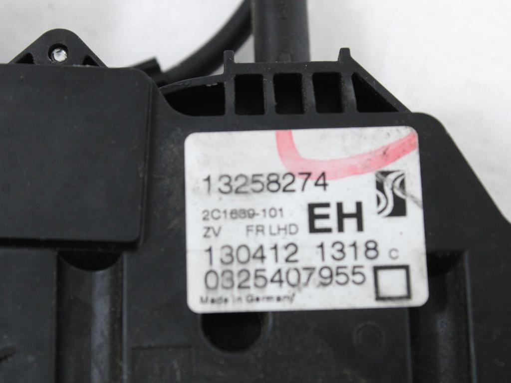 CENTRALNI ZAKLEP SPREDNJIH VRAT  OEM N. 13258274 ORIGINAL REZERVNI DEL OPEL MERIVA B S10 (2010 -2017)BENZINA/GPL LETNIK 2012