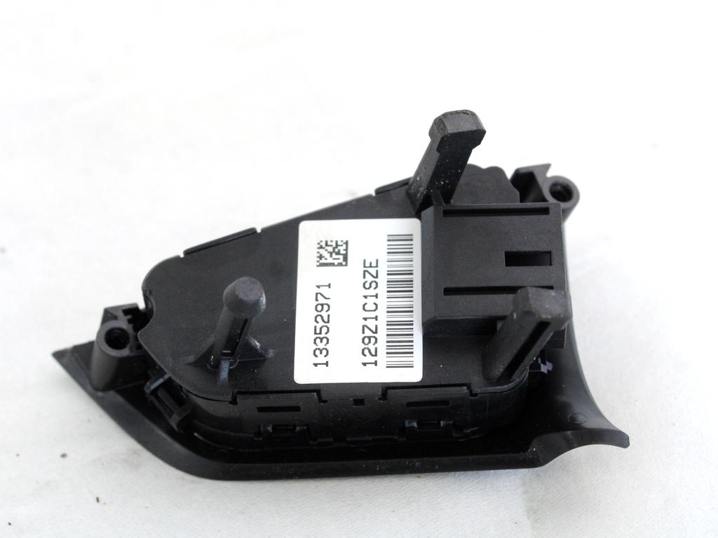 MULTIFUNKCIJSKI VOLAN OEM N. 13352971 ORIGINAL REZERVNI DEL OPEL MERIVA B S10 (2010 -2017)BENZINA/GPL LETNIK 2012