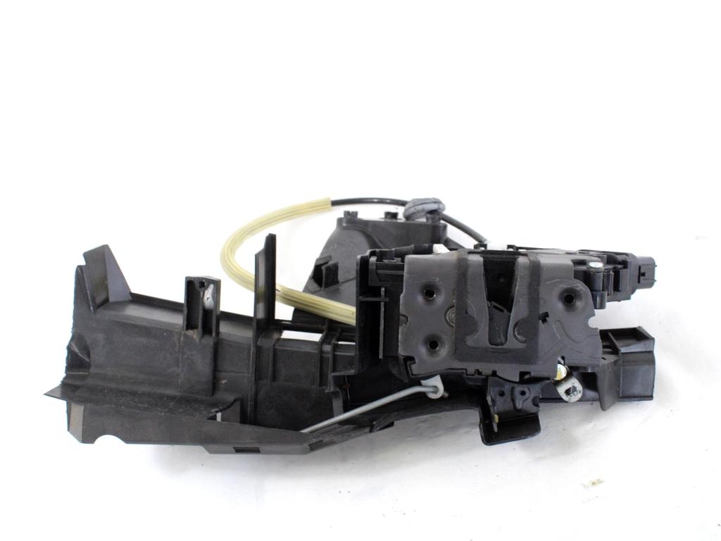 CENTRALNO ZAKLEPANJE PREDNIH LEVIH VRAT OEM N. 3M5A-R21813-ER ORIGINAL REZERVNI DEL FORD FOCUS DA HCP DP MK2 BER/SW (2005 - 2008) DIESEL LETNIK 2007