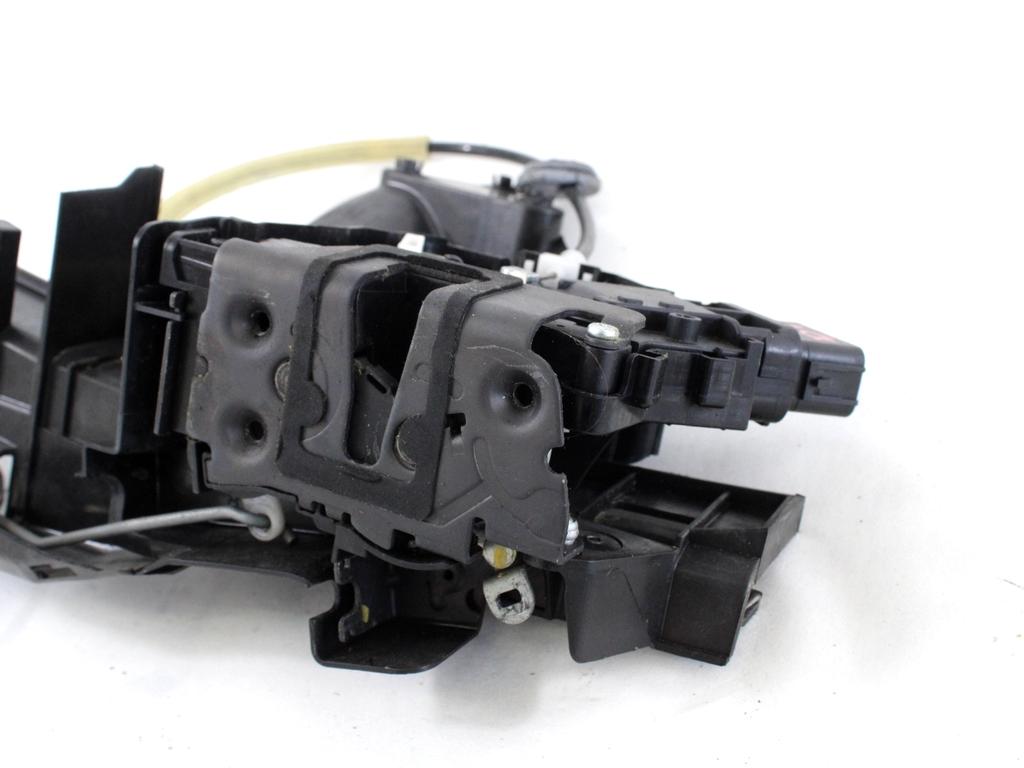 CENTRALNO ZAKLEPANJE PREDNIH LEVIH VRAT OEM N. 3M5A-R21813-ER ORIGINAL REZERVNI DEL FORD FOCUS DA HCP DP MK2 BER/SW (2005 - 2008) DIESEL LETNIK 2007