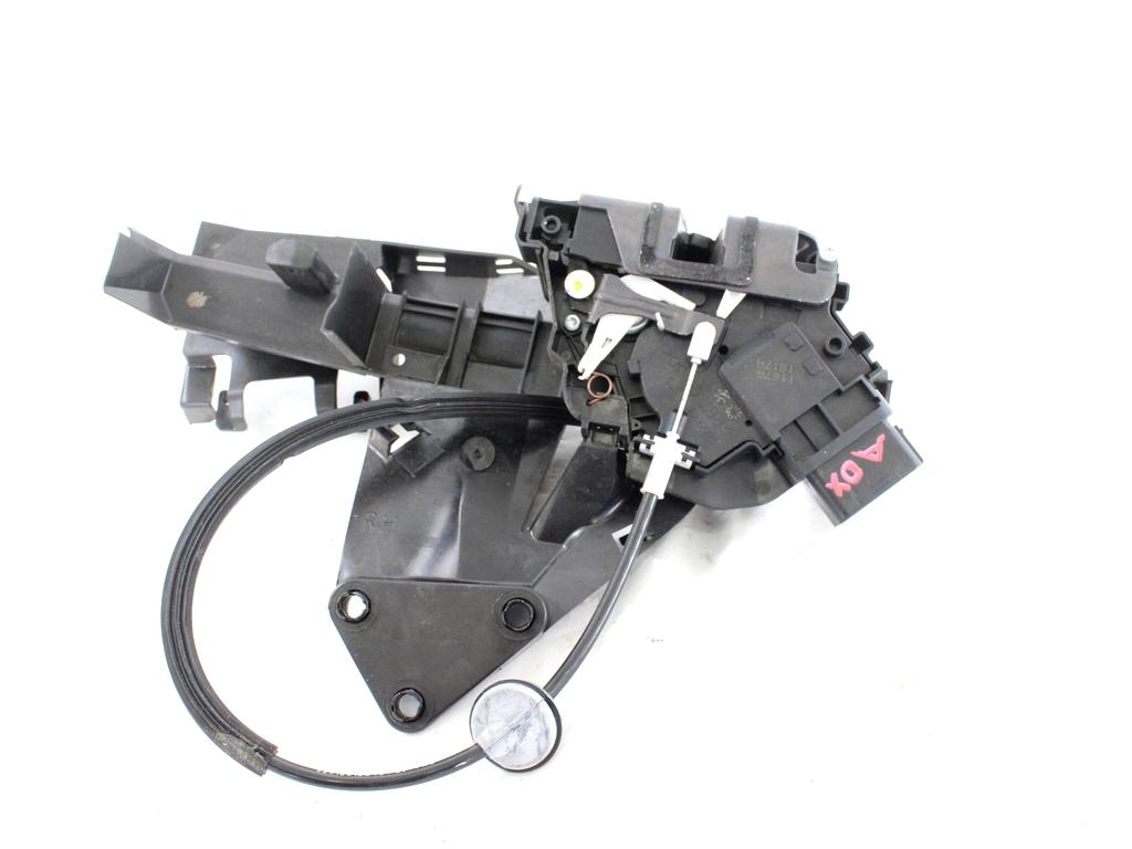 CENTRALNI ZAKLEP SPREDNJIH VRAT  OEM N. 3M5A-R21812-AK ORIGINAL REZERVNI DEL FORD FOCUS DA HCP DP MK2 BER/SW (2005 - 2008) DIESEL LETNIK 2007