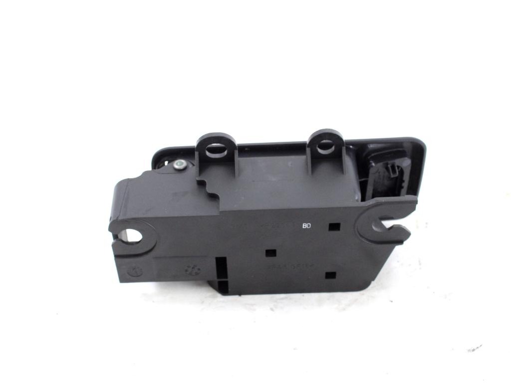 NOTRANJA KLJUKA  OEM N. 3M51-R22601-BD ORIGINAL REZERVNI DEL FORD FOCUS DA HCP DP MK2 BER/SW (2005 - 2008) DIESEL LETNIK 2007