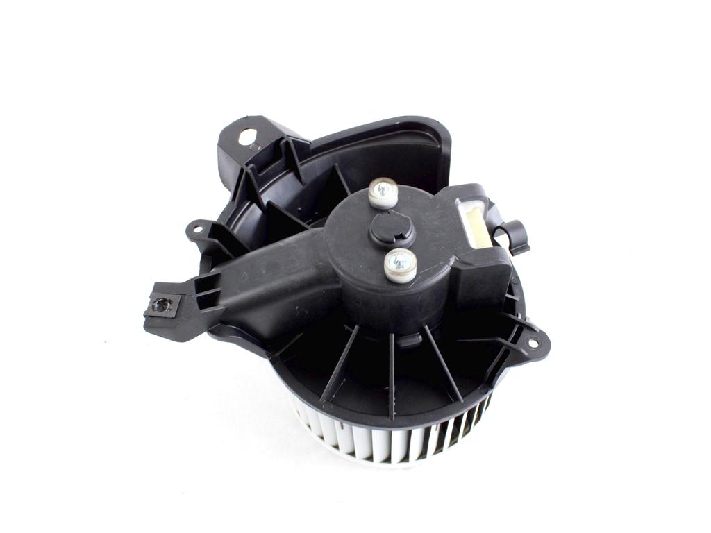 VENTILATOR  KABINE  OEM N. 77364956 ORIGINAL REZERVNI DEL FIAT PUNTO 199 MK3 (2011 - 2017)BENZINA/GPL LETNIK 2017