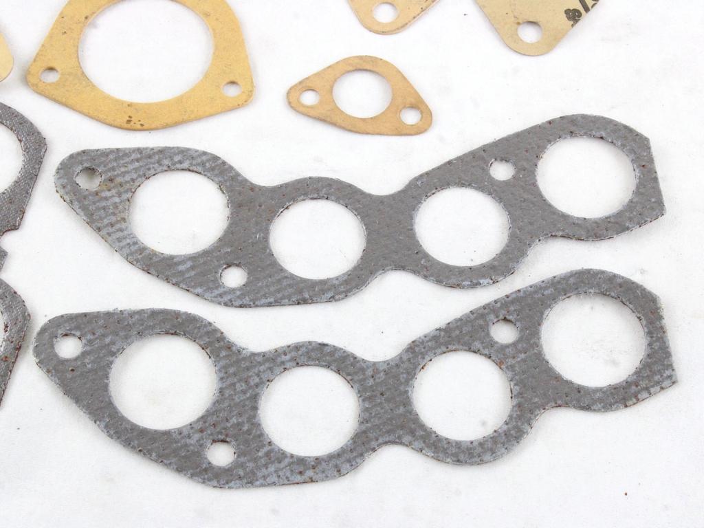 1.10063 KIT GRARNIZZIONI MOTORE FIAT 124 1.2 B RICAMBIO NUOVO FONDO DI MAGAZZINO