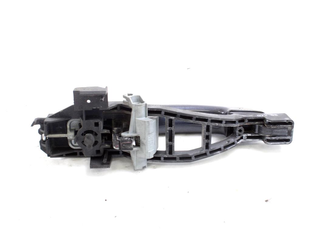 ZUNANJA KLJUKA SPREDNJA DESNA VRATA OEM N. 1305822 ORIGINAL REZERVNI DEL FORD FOCUS DA HCP DP MK2 R BER/SW (2008 - 2011) DIESEL LETNIK 2008