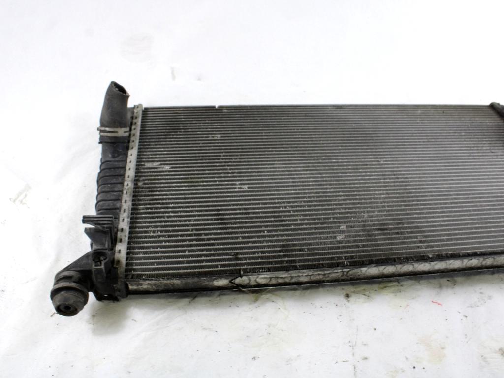 RADIATOR VODE OEM N. 1357325 ORIGINAL REZERVNI DEL FORD FOCUS DA HCP DP MK2 R BER/SW (2008 - 2011) DIESEL LETNIK 2008