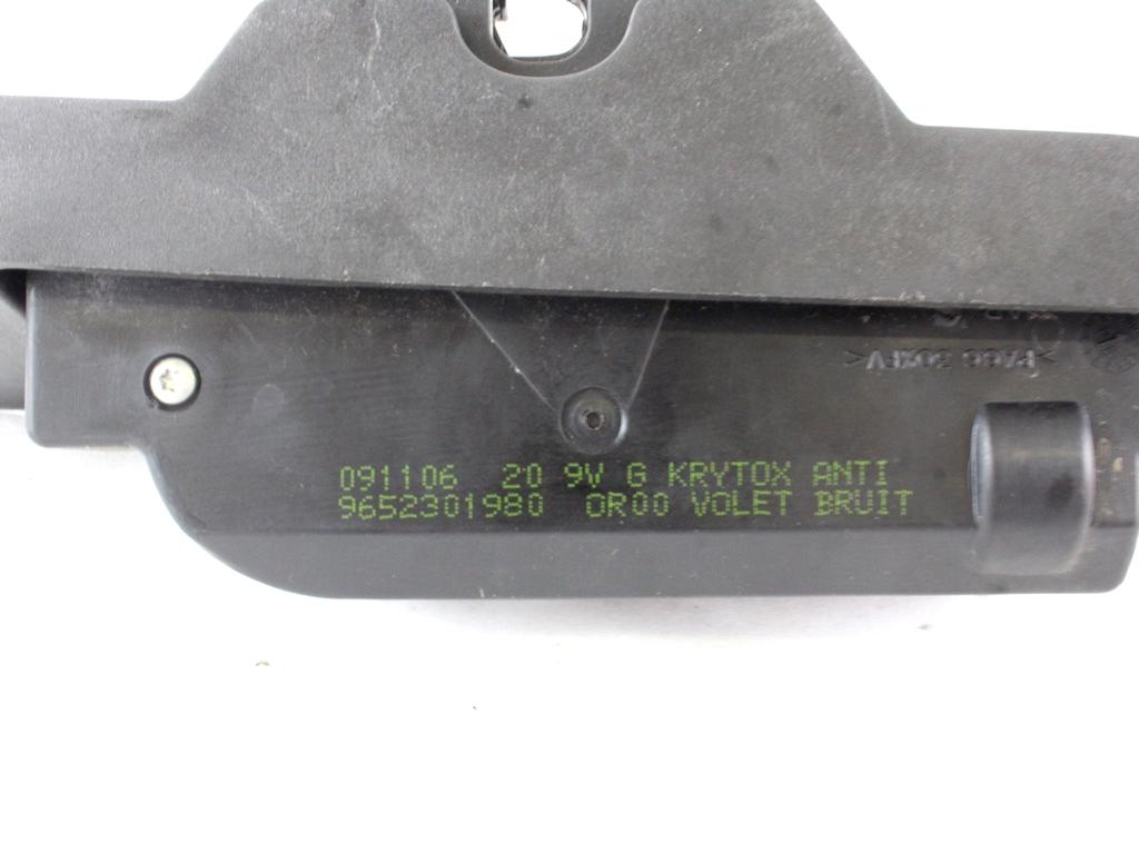 ZAKLEPANJE PRTLJA?NIH VRAT  OEM N. 9652301980 ORIGINAL REZERVNI DEL CITROEN C2 (2004 - 2009) DIESEL LETNIK 2006