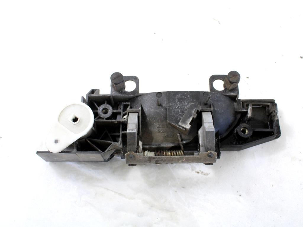 ZUNANJA KLJUKA SPREDNJA DESNA VRATA OEM N. 1054364 ORIGINAL REZERVNI DEL FORD MONDEO BAP BFP BNP MK1 R BER/SW (09/1996 - 08/2000) DIESEL LETNIK 2000