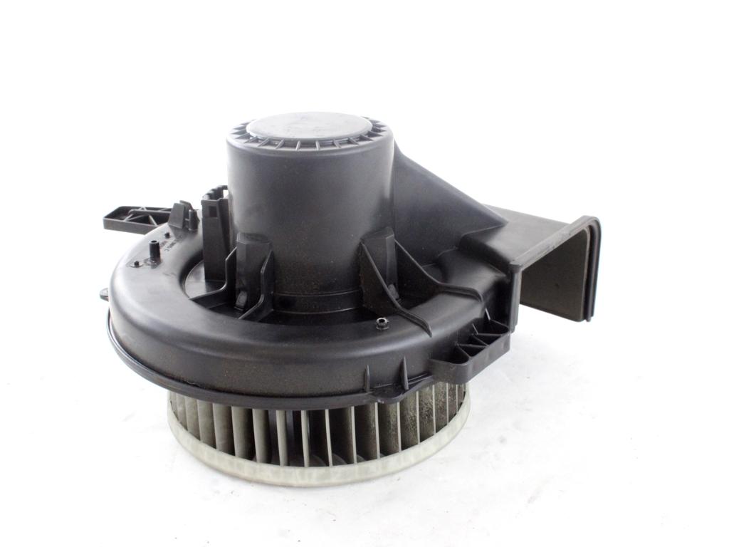 VENTILATOR  KABINE  OEM N. 6R1819015A ORIGINAL REZERVNI DEL VOLKSWAGEN POLO 9N (10/2001 - 2005) BENZINA LETNIK 2002