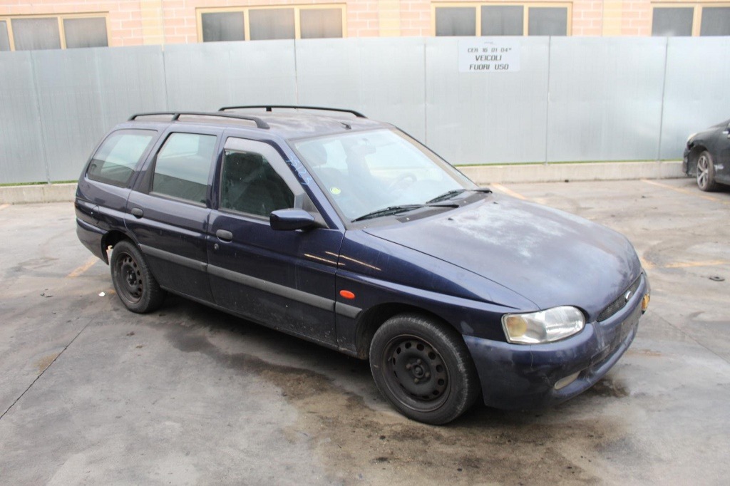 FORD ESCORT SW 1.6 B 65KW 5M 5P (1997) RICAMBI USATI AUTO IN PIAZZALE 