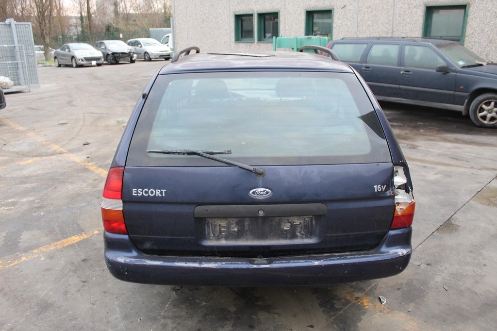 FORD ESCORT SW 1.6 B 65KW 5M 5P (1997) RICAMBI USATI AUTO IN PIAZZALE 