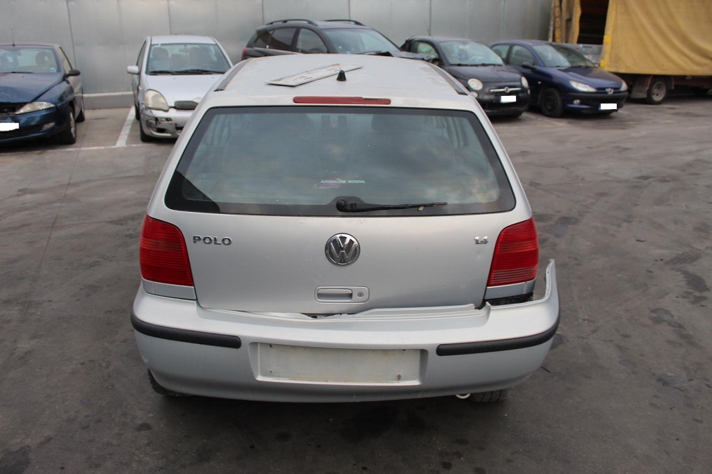 VOLKSWAGEN POLO 1.4 B 55KW 5M 5P (1999) RICAMBI USATI AUTO IN PIAZZALE 