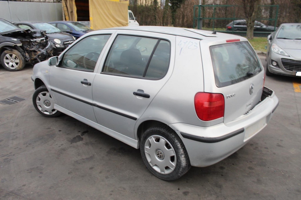 VOLKSWAGEN POLO 1.4 B 55KW 5M 5P (1999) RICAMBI USATI AUTO IN PIAZZALE 