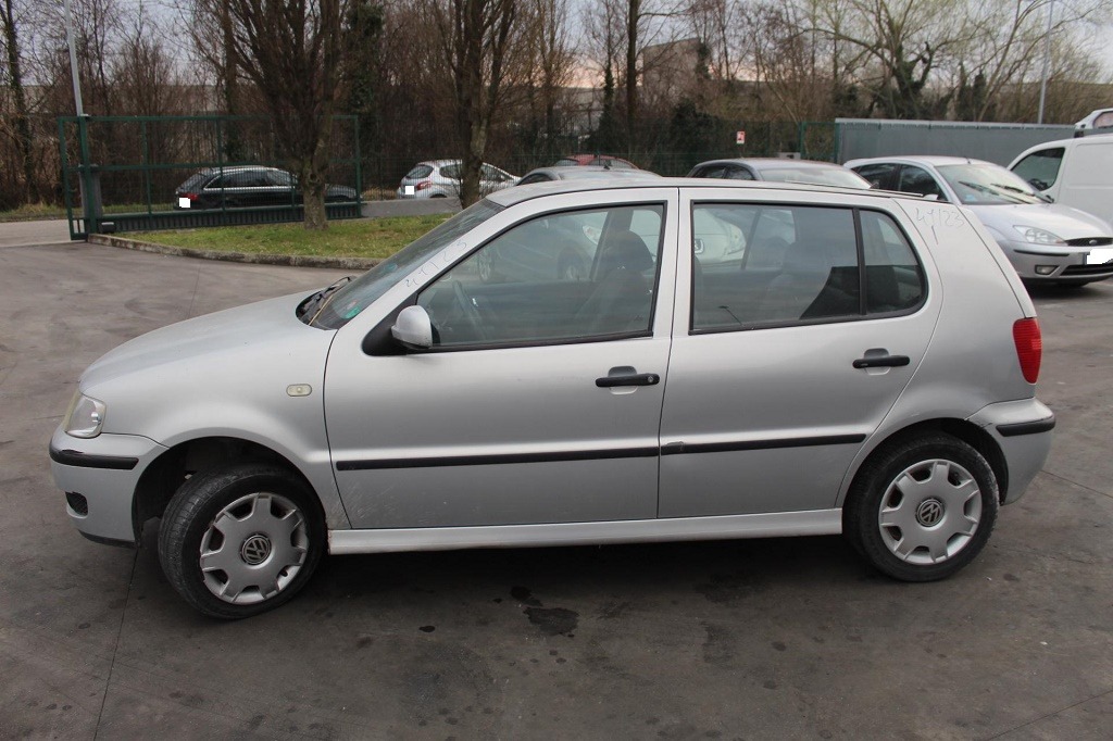 VOLKSWAGEN POLO 1.4 B 55KW 5M 5P (1999) RICAMBI USATI AUTO IN PIAZZALE 