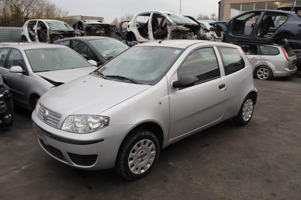 FIAT PUNTO 1.2 B 44KW 5M 3P (2010) RICAMBI IN MAGAZZINO