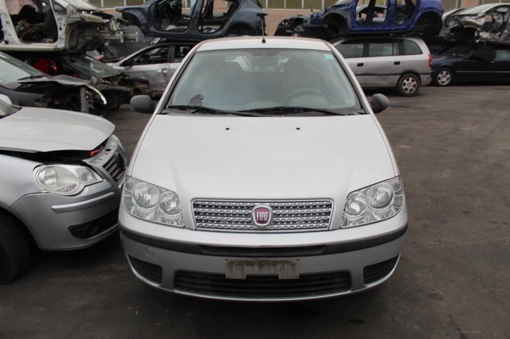 FIAT PUNTO 1.2 B 44KW 5M 3P (2010) RICAMBI IN MAGAZZINO