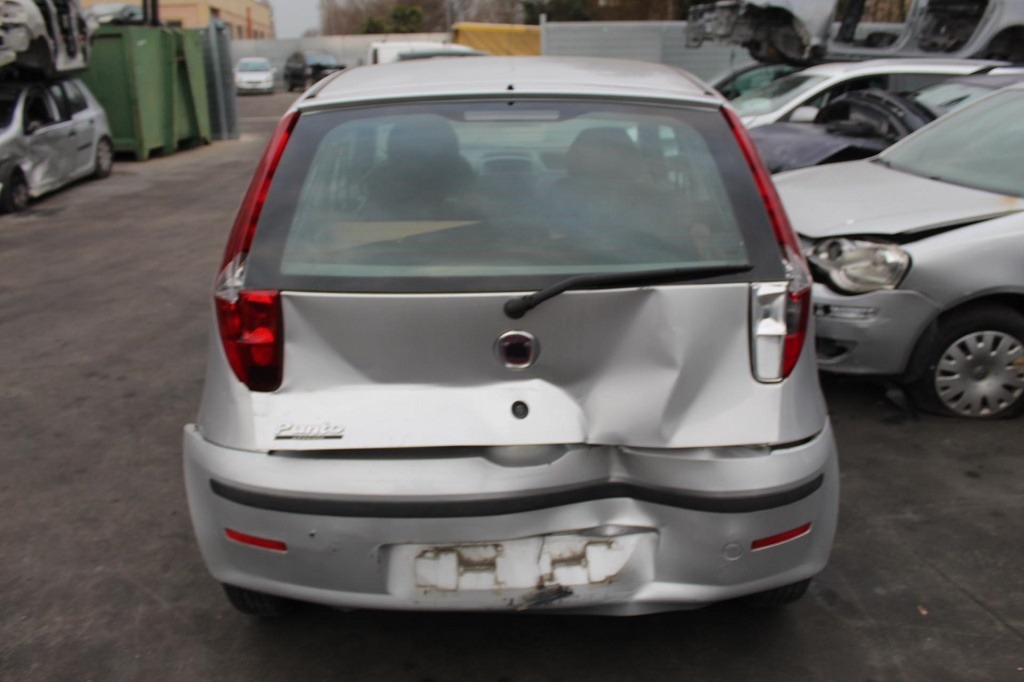 FIAT PUNTO 1.2 B 44KW 5M 3P (2010) RICAMBI IN MAGAZZINO