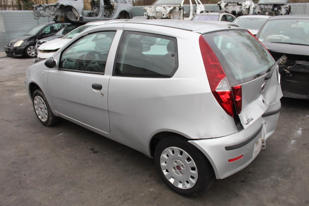 FIAT PUNTO 1.2 B 44KW 5M 3P (2010) RICAMBI IN MAGAZZINO