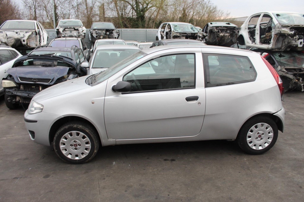 FIAT PUNTO 1.2 B 44KW 5M 3P (2010) RICAMBI IN MAGAZZINO