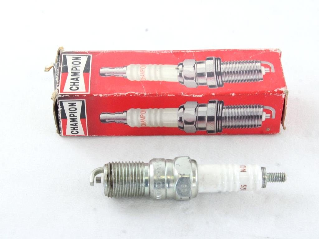 VZIGALNE TULJAVE OEM N. S9YC ORIGINAL REZERVNI DEL MERCEDES CLASSE W123 S123 (1976 - 1985)BENZINA LETNIK 1980