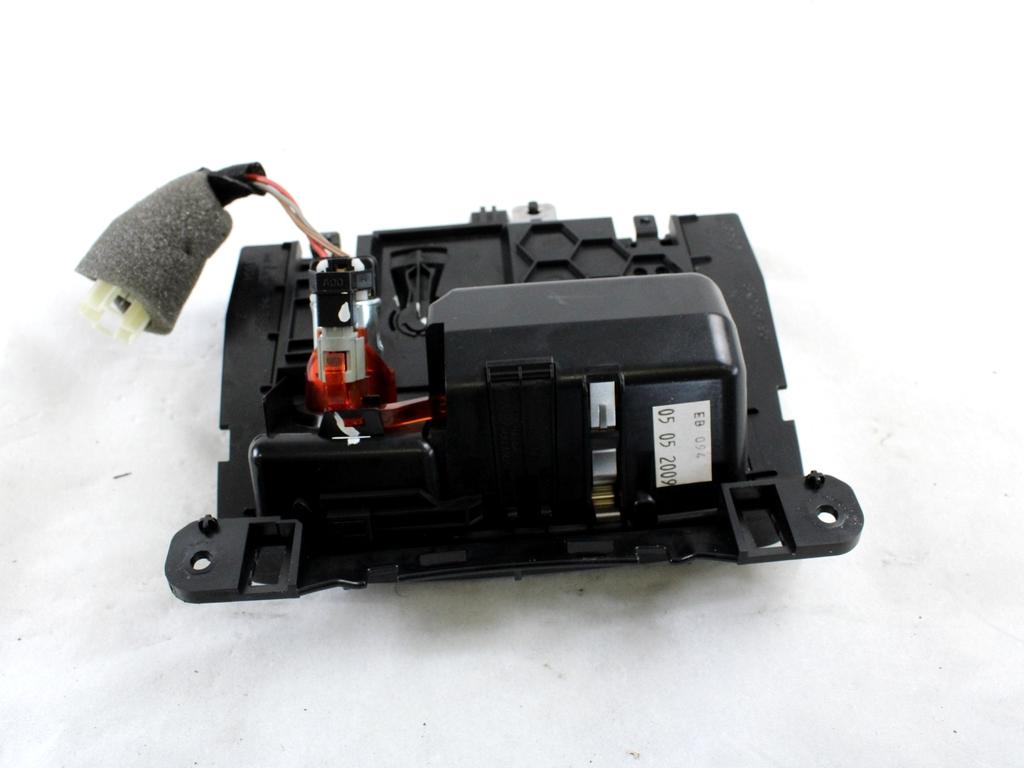 PEPELNIK / DRZALA ZA PIJACO OEM N. 8K0857951 ORIGINAL REZERVNI DEL AUDI A4 B8 8K2 BER/SW/CABRIO (2007 - 11/2015) DIESEL LETNIK 2009