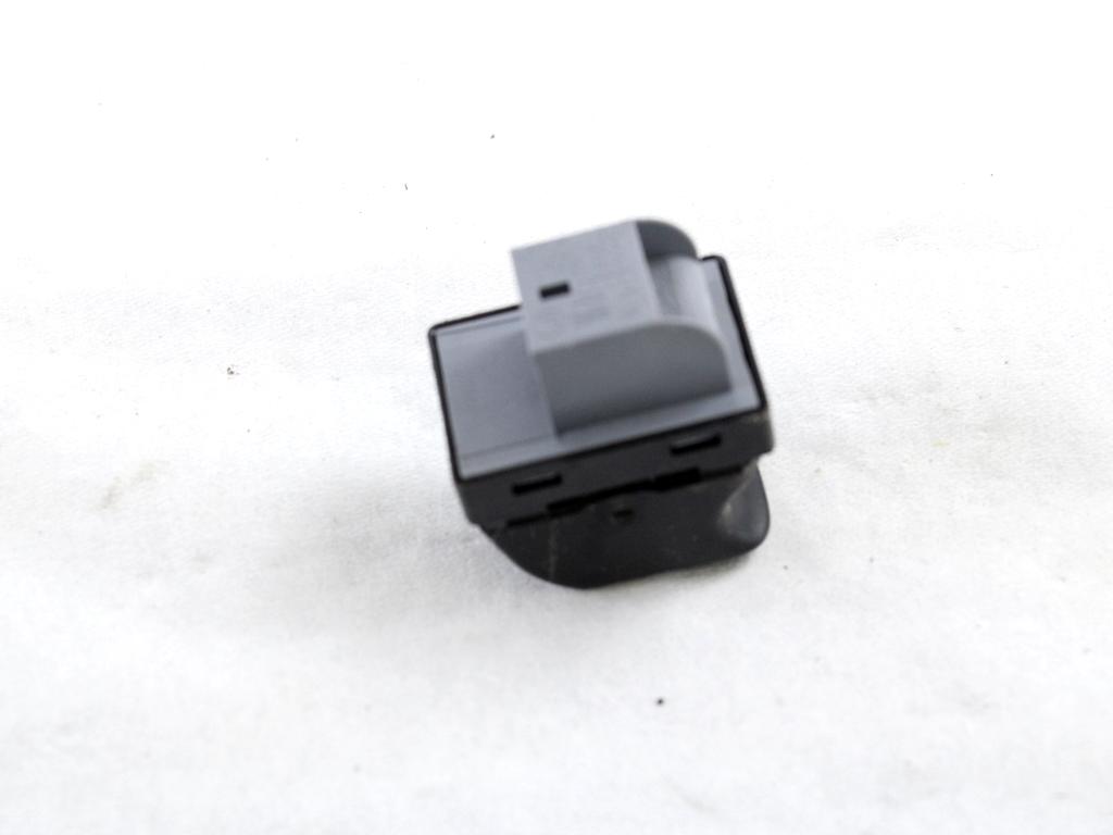 ZADNJE STIKALO OEM N. 8K0959855A ORIGINAL REZERVNI DEL AUDI A4 B8 8K2 BER/SW/CABRIO (2007 - 11/2015) DIESEL LETNIK 2009