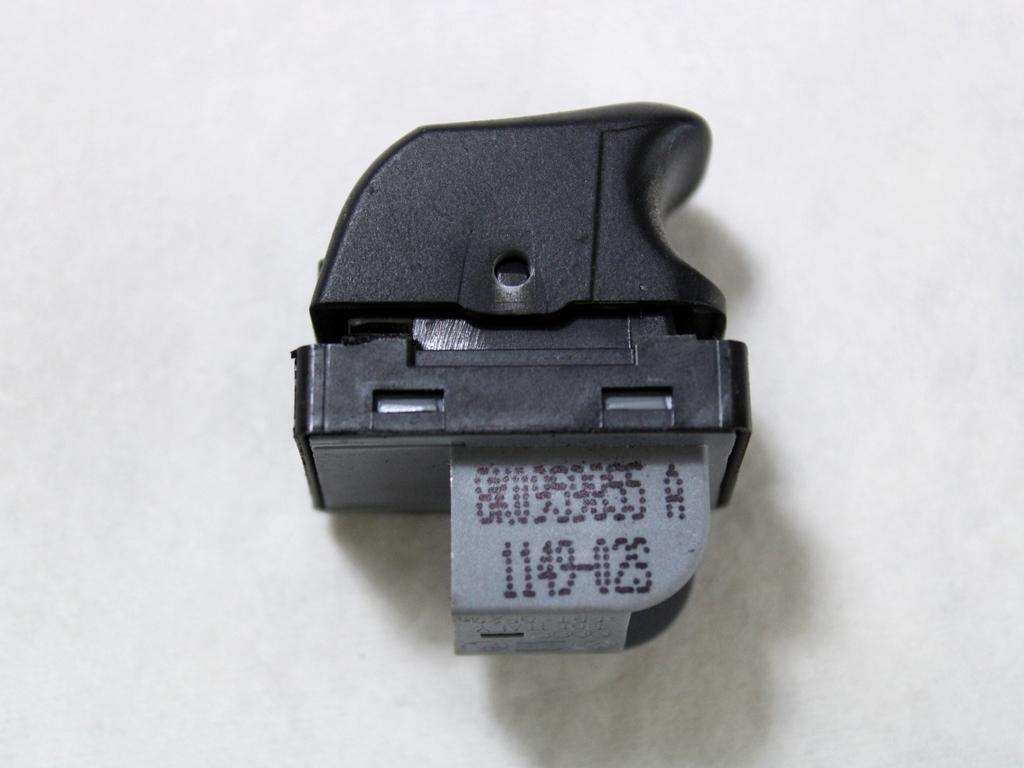 ZADNJE STIKALO OEM N. 8K0959855A ORIGINAL REZERVNI DEL AUDI A4 B8 8K2 BER/SW/CABRIO (2007 - 11/2015) DIESEL LETNIK 2009