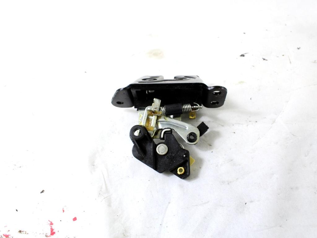 ZAKLEPANJE PRTLJA?NIH VRAT  OEM N. 812301J010 ORIGINAL REZERVNI DEL HYUNDAI I20 PB PBT MK1 (2008 - 2012)BENZINA/GPL LETNIK 2010