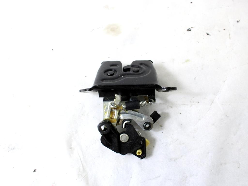 ZAKLEPANJE PRTLJA?NIH VRAT  OEM N. 812301J010 ORIGINAL REZERVNI DEL HYUNDAI I20 PB PBT MK1 (2008 - 2012)BENZINA/GPL LETNIK 2010