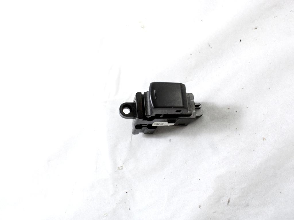 ZADNJE STIKALO OEM N. 25411JD000 ORIGINAL REZERVNI DEL NISSAN QASHQAI J10E (03/2010 - 2013) DIESEL LETNIK 2010