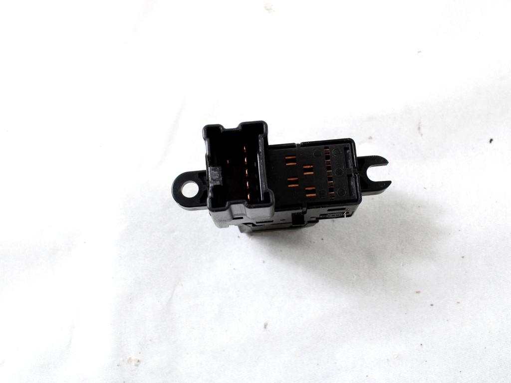 ZADNJE STIKALO OEM N. 25411JD000 ORIGINAL REZERVNI DEL NISSAN QASHQAI J10E (03/2010 - 2013) DIESEL LETNIK 2010