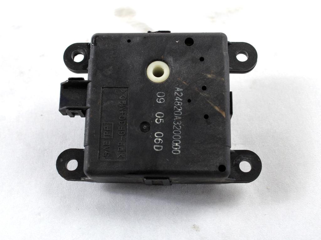 MOTORCEK OGREVANJA OEM N. A24820A3200000 ORIGINAL REZERVNI DEL NISSAN QASHQAI J10E (03/2010 - 2013) DIESEL LETNIK 2010